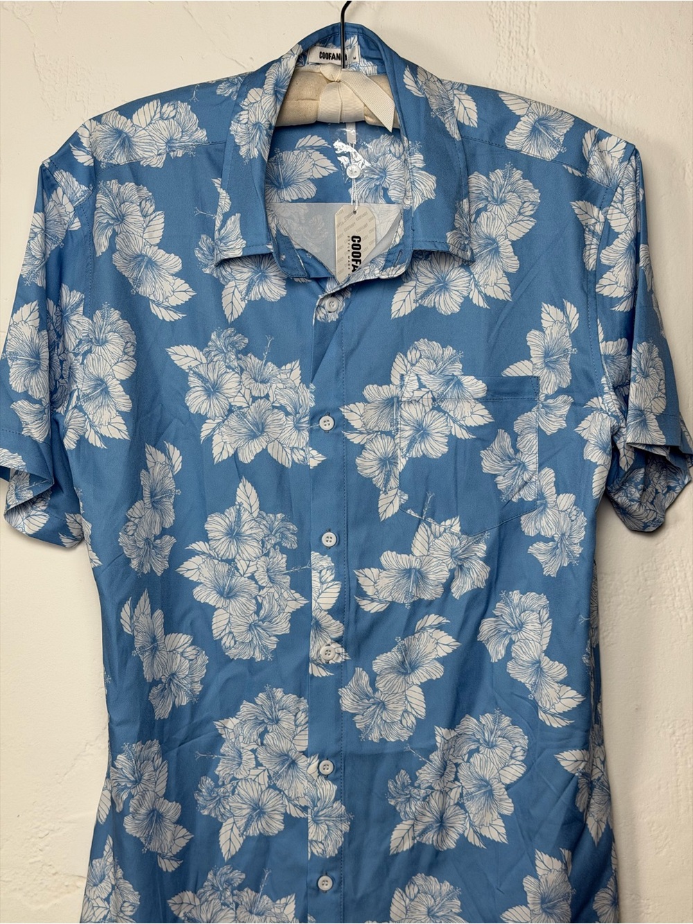 Casual Blue Floral Short-Sleeve Button-Down Shirt -Medium - Picture 16 of 16